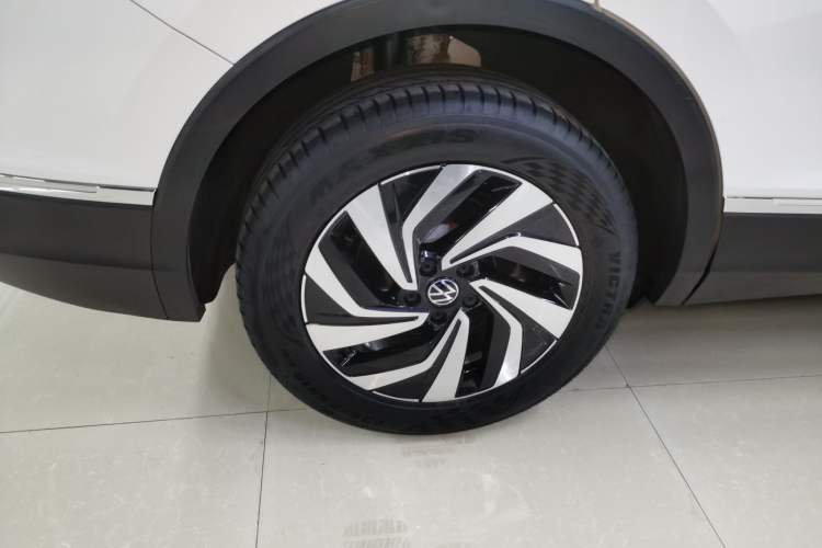 Used Volkswagen Tiguan L 2022 330TSI Automatic Two-Wheel Drive Smart Edition