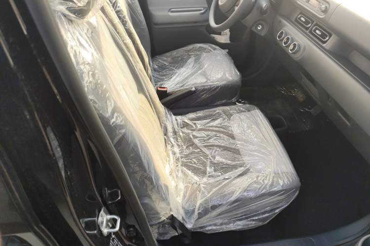 Used Wuling Zhiguang New Energy 2025 Model 305km Ambitious Edition