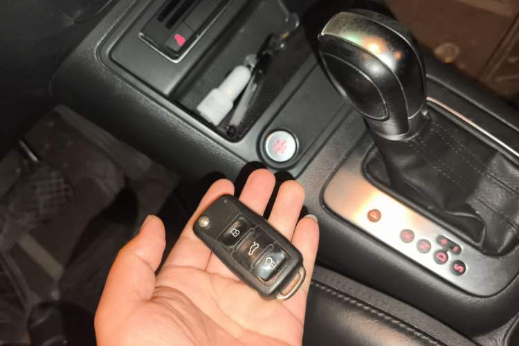 Used Volkswagen Tiguan 2015 1.8TSI Automatic Two-Wheel Drive Luxury Model Vehicle Key