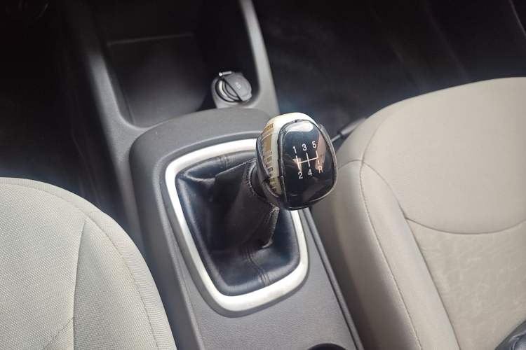 Used Chevrolet Sail 2018 Sail 3 1.5L Manual with Ideal Sunroof Edition Gear Lever