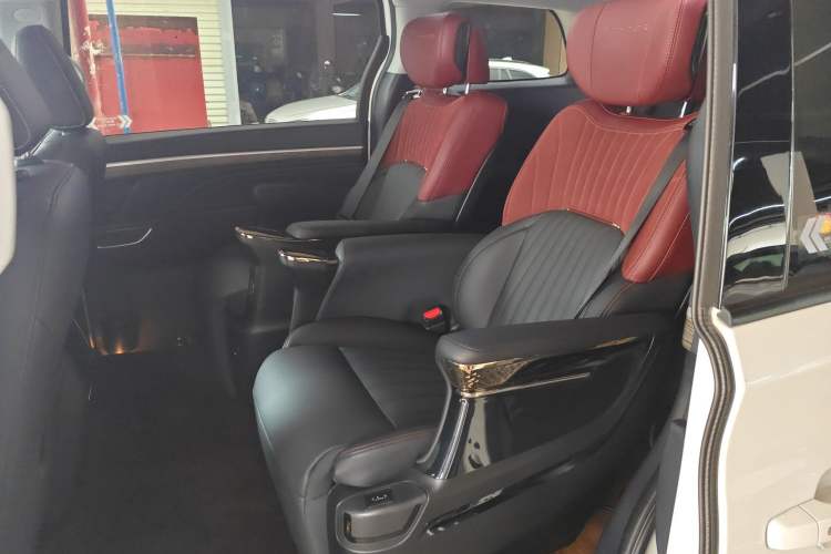Used GAC Trumpchi M8 2021 Master Series 390T Prestige Edition Left Rear Seat
