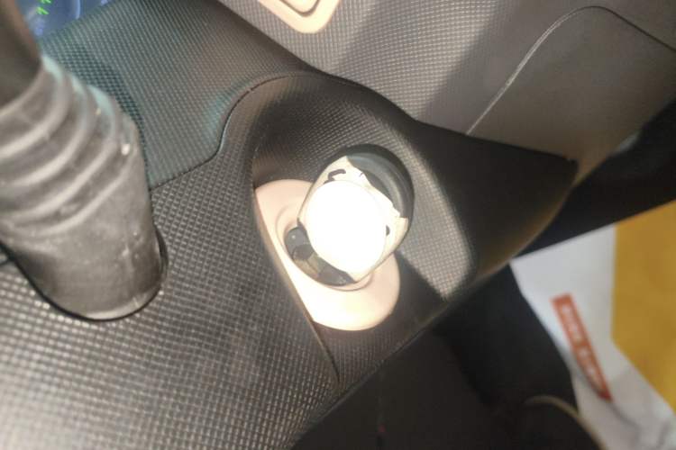 Used Wuling Hongguang MINIEV 2022 Macaron Premium Model – Lithium Iron Phosphate Interior 1