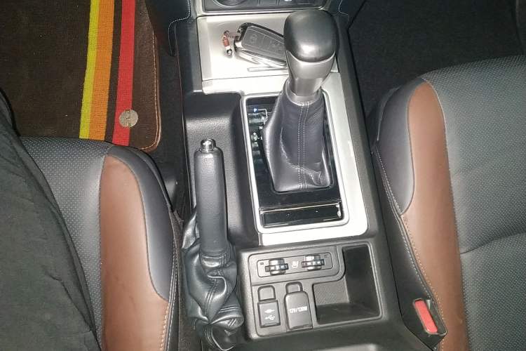 Used Toyota Prado 2019 3.5L Automatic TX-L Deluxe Edition with Rear-Mounted Spare Tire Gear Lever