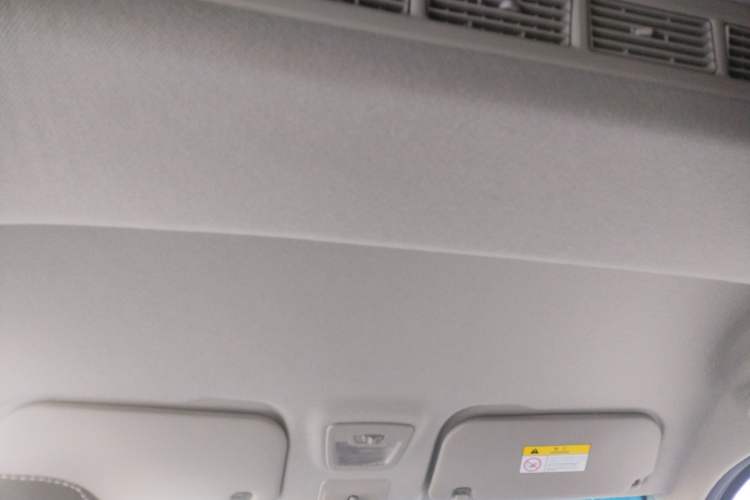 Used Wuling Zhengcheng 2021 1.5T Manual Luxury Version Headliner