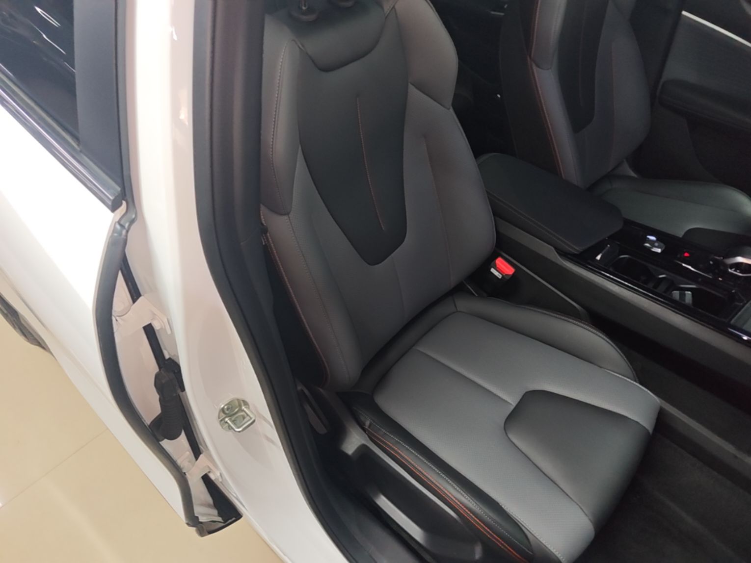 Geely Auto Emgrand X7 Sport 2023 Boyue COOL 1.5TD Smart Connect+ — снимка 19