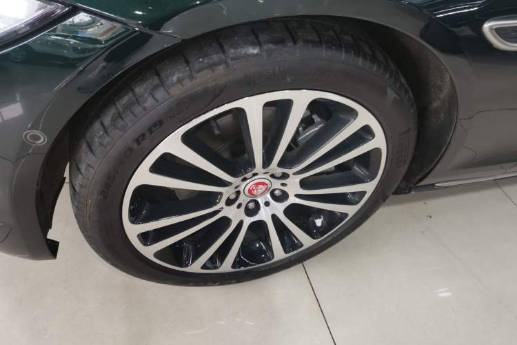 Used Jaguar XFL 2024 2.0T P250 Two-Wheel Drive Prestige Luxury Edition Left Front Wheel Hub
