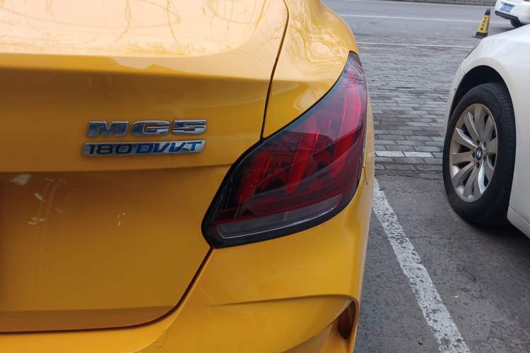 Used MG 5 2021 180 DVVT CVT Youth Luxury Edition