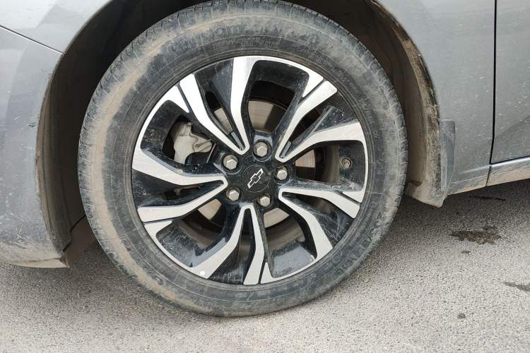 Used Chevrolet Monza 2019 RS 330T Automatic Comfort Edition China VI Standard Left Front Wheel Hub