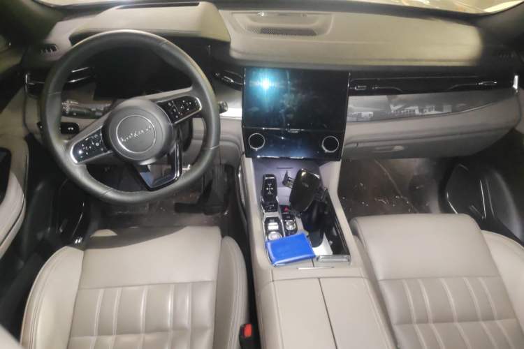 Used Lynk & Co 09 EM-P 2023 2.0TD EM-P Long-Range Version PM Six-Seater Center Console