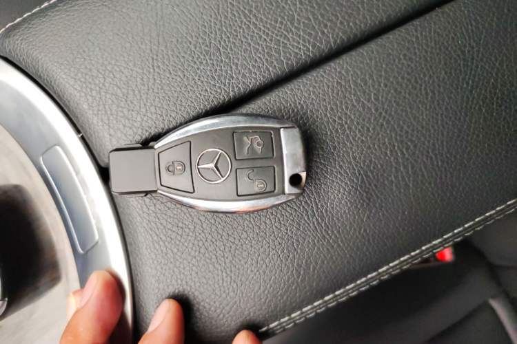 Used Mercedes-Benz C-Class 2015 C 200 L
