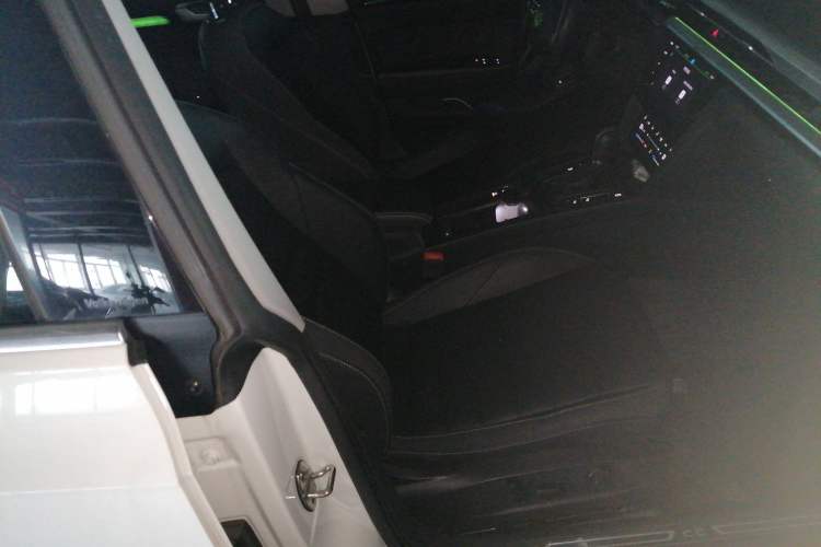 Used Volkswagen FAW-Volkswagen CC 2023 380TSI Striking Edition Right Front Seat