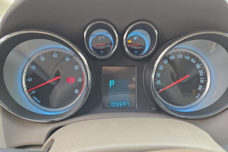 Used Buick GT 2013 GT 1.6L Automatic Fashion Edition Instrument Cluster