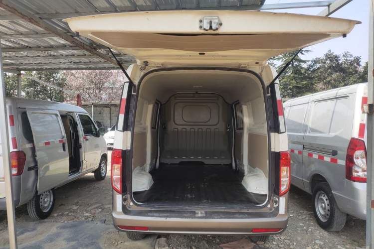 Used CHANGAN KUAYUE Xing V5 2021 1.5L Jinbao Edition Comfort Version JL473QH Trunk