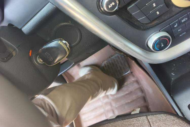 Used Bestune X80 2013 2.0L manual luxury version
