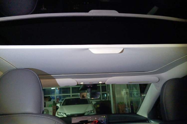 Used Tesla Model Y 2023 High-Performance All-Wheel-Drive Version