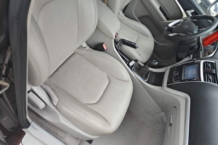 Used Geely Auto Emgrand 2014 Sedan 1.5L Manual Elite Model
