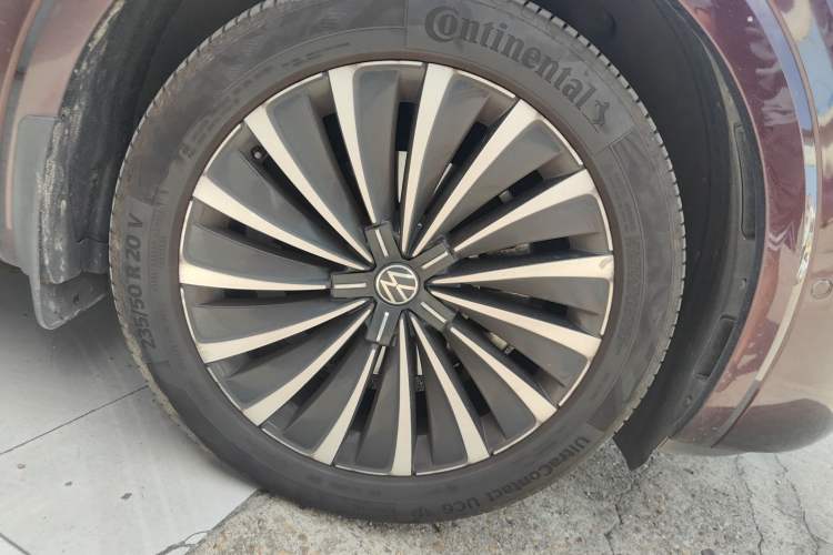 Used Volkswagen Viloran 2022 380TSI Prestige Edition Right Front Wheel Hub