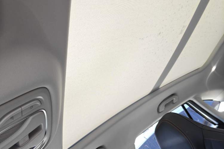 Used Roewe D5X DMH 2024 135 Tech Edition