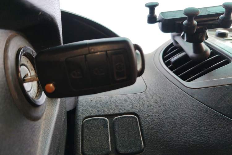 Used FORTHING Lingzhi 2017 M3L 1.6L 7-Seater Standard Model