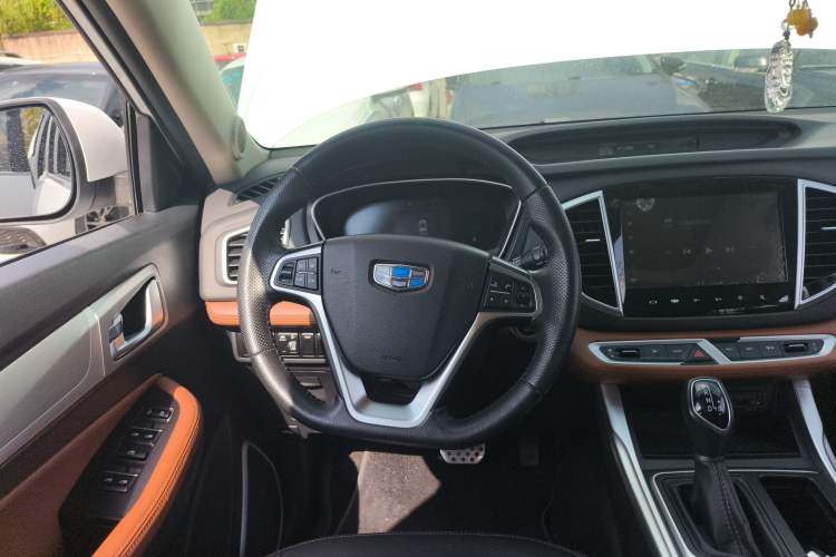Used Geely Auto Vision X6 2018 1.4T CVT 4G Connected Luxury Version
