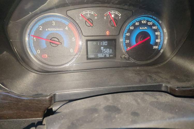 Used Dongfeng Fengon 360 2015 1.3T Diesel Manual Eco-Version 7-Seater