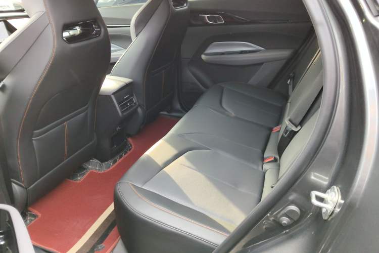 Used CHANGAN OSHAN Z6 2023 Blue Whale 1.5T DCT Smart-Led City Edition Interior 4