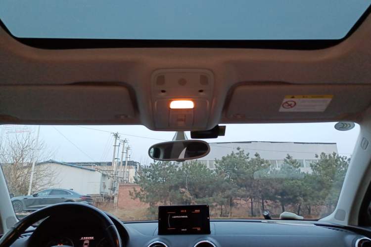 Used Audi A3 2015 Limousine 35 TFSI Millionth Anniversary Intelligent Leading Model
