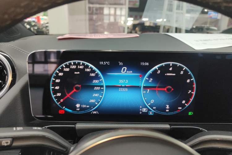 Used Mercedes-Benz GLA 2022 Second Facelift GLA 200 Instrument Cluster