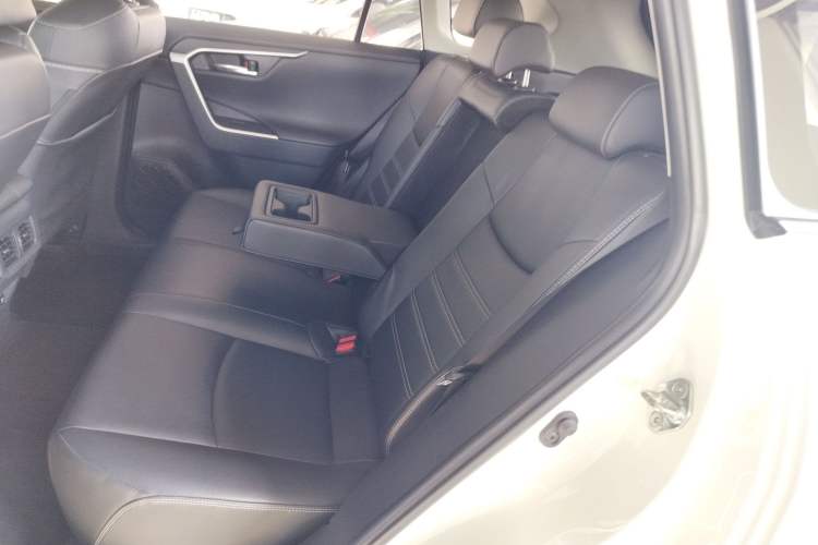 Used Toyota RAV4 2020 2.0L CVT Two-Wheel Drive Fashion PLUS Edition
