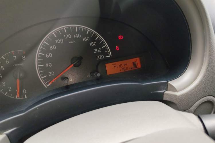 Used Nissan Sunny 2011 1.5XE Manual Comfort Edition Odometer Close Up