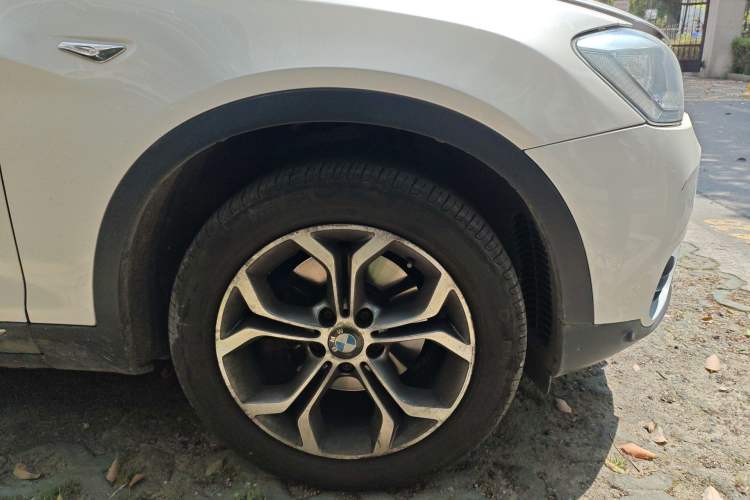 Used BMW X3 2014 xDrive20i X Design Package Right Front Wheel Hub