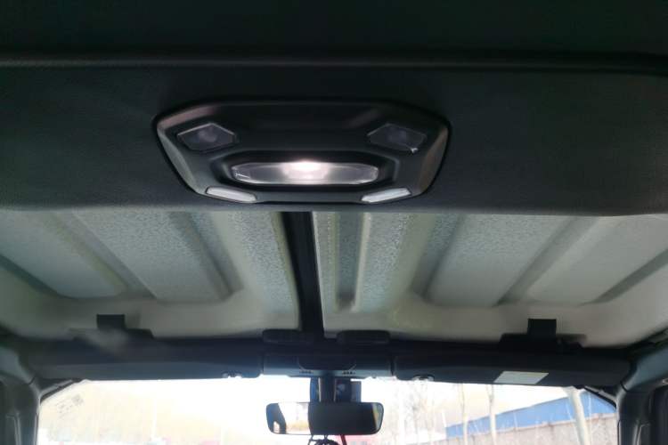 Used Jeep Wrangler 2018 2.0T Sahara Four-Door Edition
