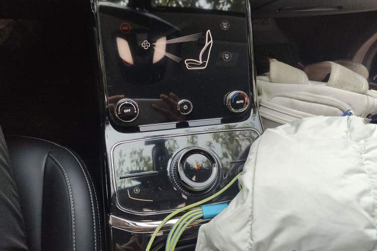 Used NETA U 2023 NETA U-Ⅱ Challenge Edition 500 U Show – Lithium Iron Phosphate Gear Lever