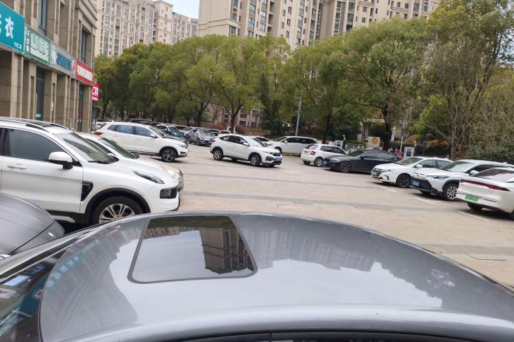 Used Roewe i6 MAX 2020 300TGI Automatic Sporty Cool Edition Roof