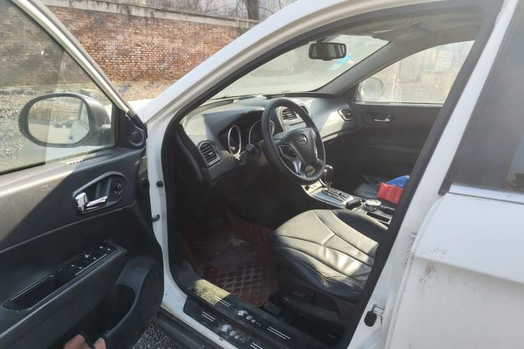 Used GAC Trumpchi GS5 2014 2.0L Automatic Two-Wheel Drive Anniversary Value Edition Driver Seat