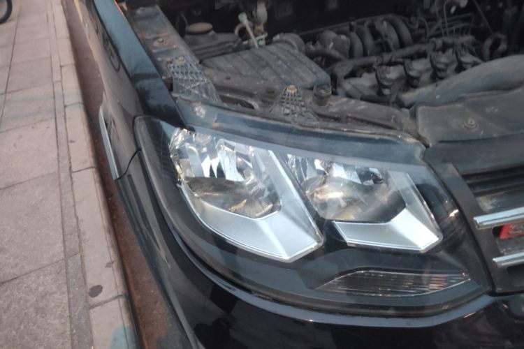 Used Dongfeng Fengon 370 2016 1.5L Manual Standard Edition SFG15-02 7 Seats Right Front Headlight
