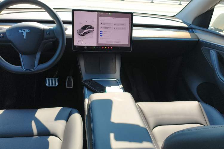 Used Tesla Model Y 2023 Rear-Wheel-Drive Version