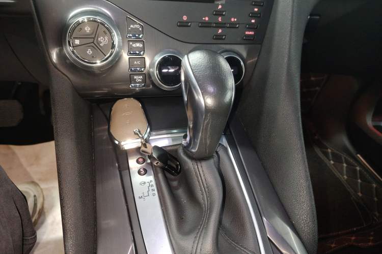 Used DS 5 2014 1.6T Luxury Edition THP160 Gear Lever