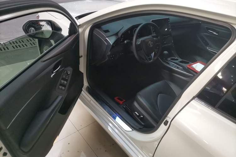 Used Toyota Avalon 2019 2.5L Ambition Version China VI Standard Driver Seat