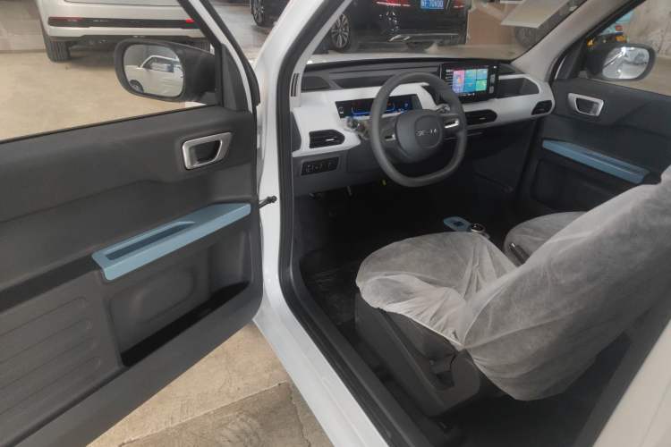 Used Geely Galaxy Panda 2024 Panda Mini 200km Endurance Bear Driver Seat