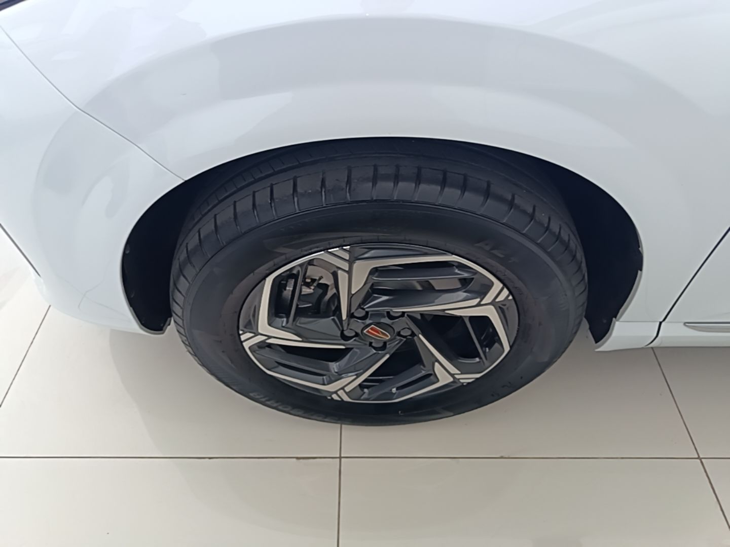 Hongqi HS3 2023 1.5T Two-Wheel Drive Shanwei Edition — снимка 10