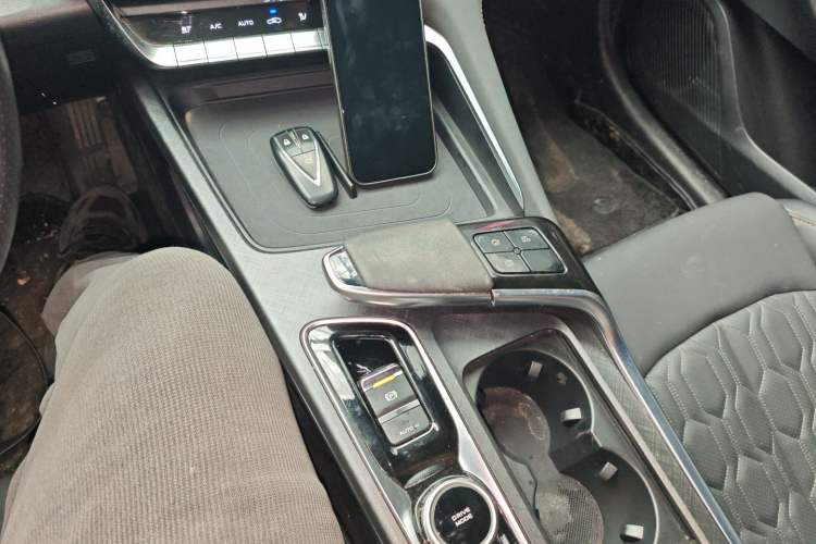 Used CHANGAN UNI-T 2022 1.5T Sport Edition Premium Version Gear Lever