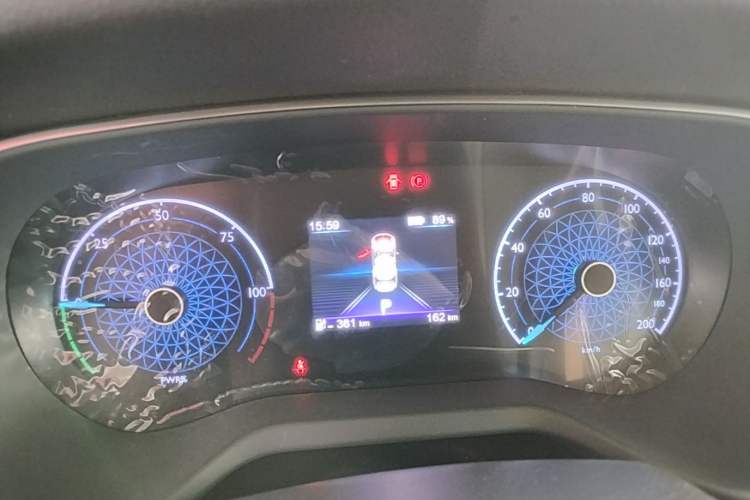 Used Hongqi E-QM5 2022 431 km Charge & Enjoy Edition
