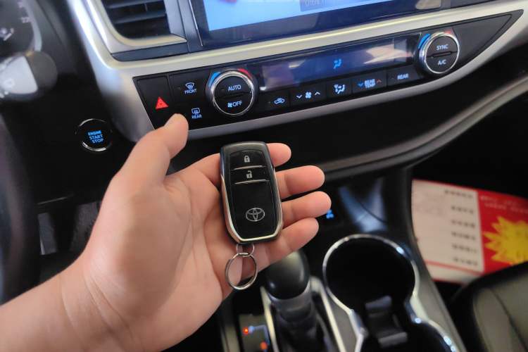 Used Toyota Highlander 2015 2.0T Four-Wheel Drive Luxury Edition 7-Seater
