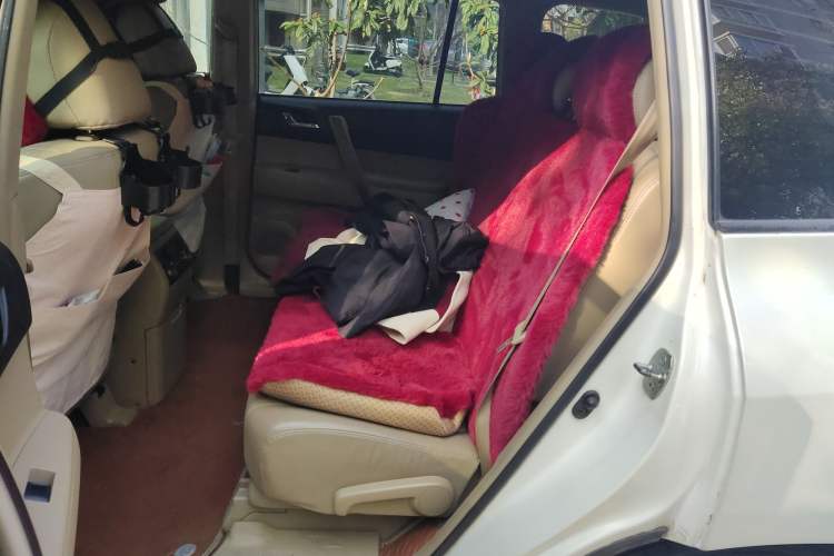 Used Toyota Highlander 2009 2.7L Two-Wheel Drive 7-Seater Luxury Edition
