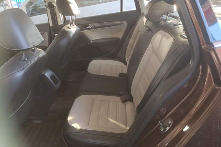 Used Volkswagen Cross Lavida 2014 1.4TSI DSG