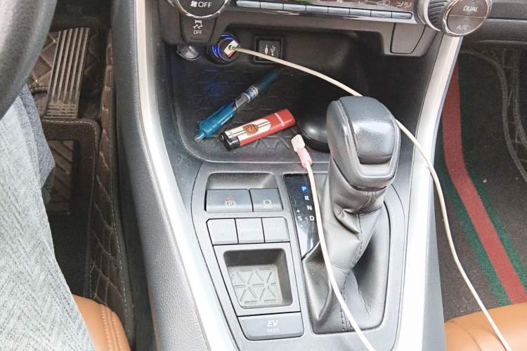 Used Toyota RAV4 2020 Dual-Engine 2.5L E-CVT Two-Wheel Drive Elite Edition Gear Lever