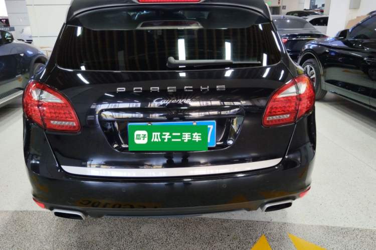 Used Porsche Cayenne 2014 Cayenne Platinum Edition 3.0T Rear