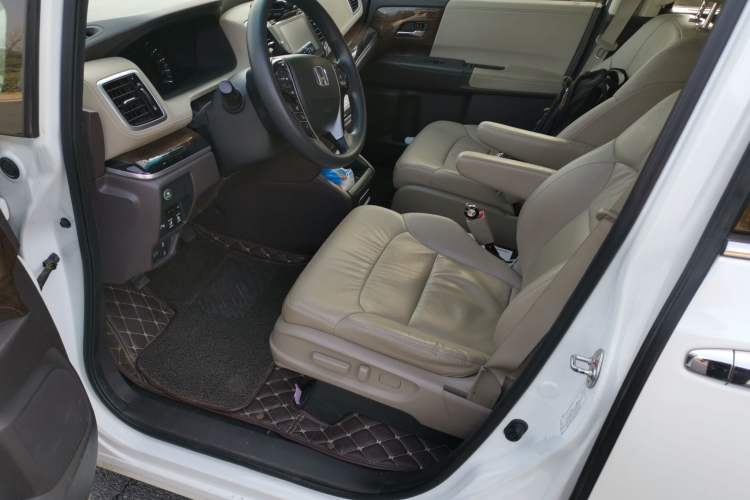 Used Honda Odyssey 2015 Revised 2.4L Luxury Edition