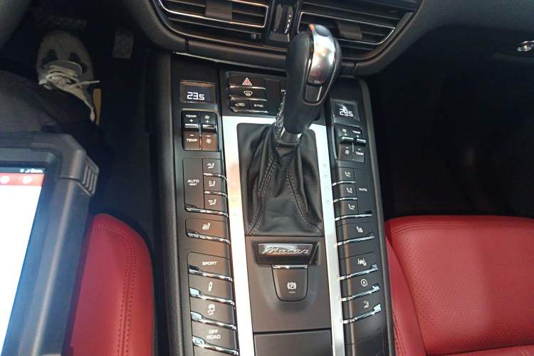 Used Porsche Macan 2018 Macan 2.0T
